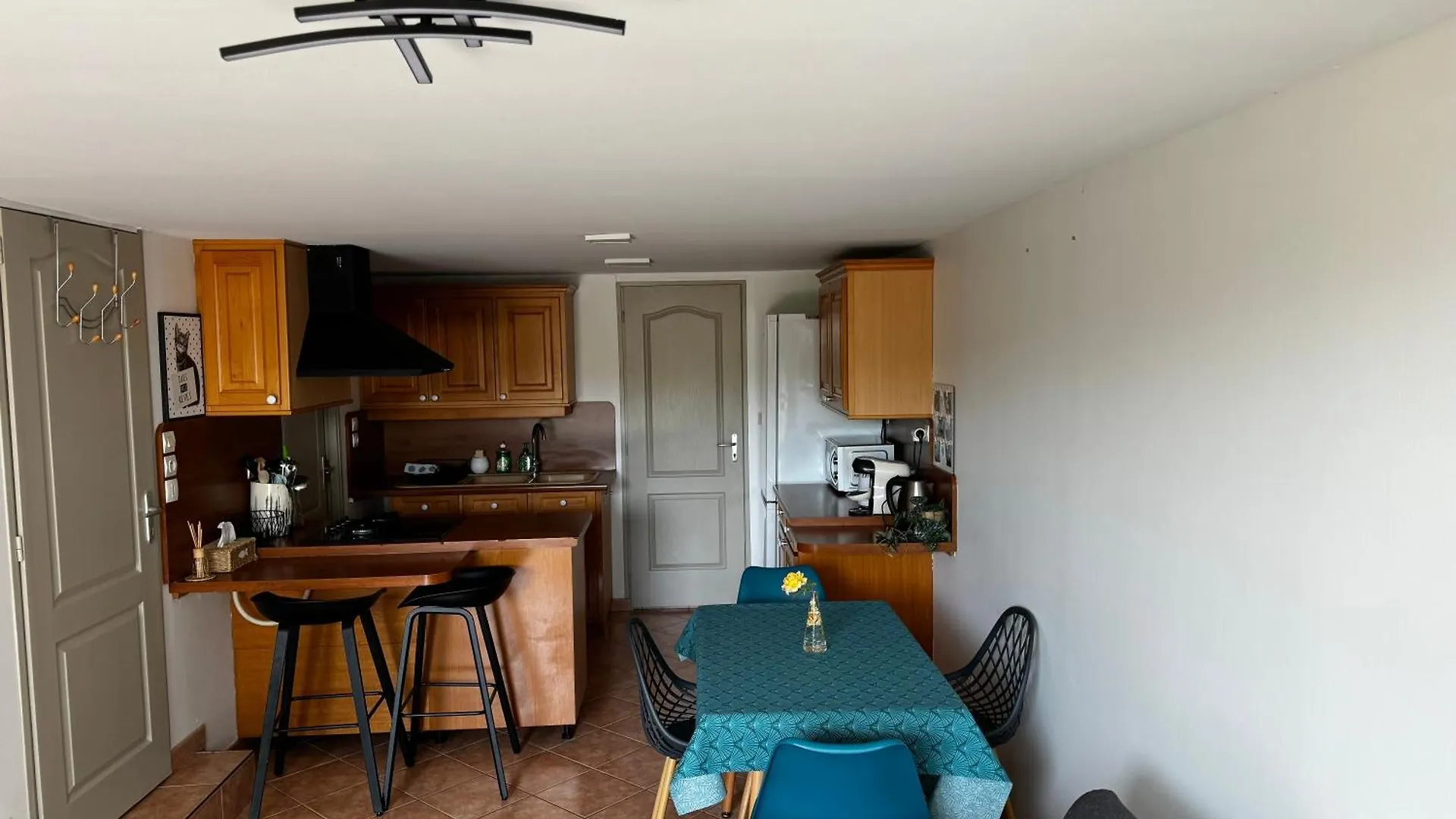 Au Calme Dans Maison En Rez De Jardin A 2,2 Kms Du Groupama Stadium Et Salle Ldlc Arena Meyzieu Appartement