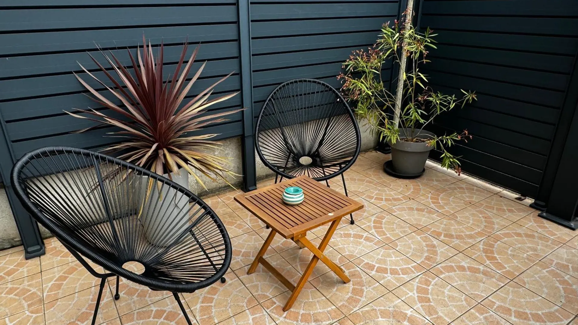 Au Calme Dans Maison En Rez De Jardin A 2,2 Kms Du Groupama Stadium Et Salle Ldlc Arena Meyzieu Apartment