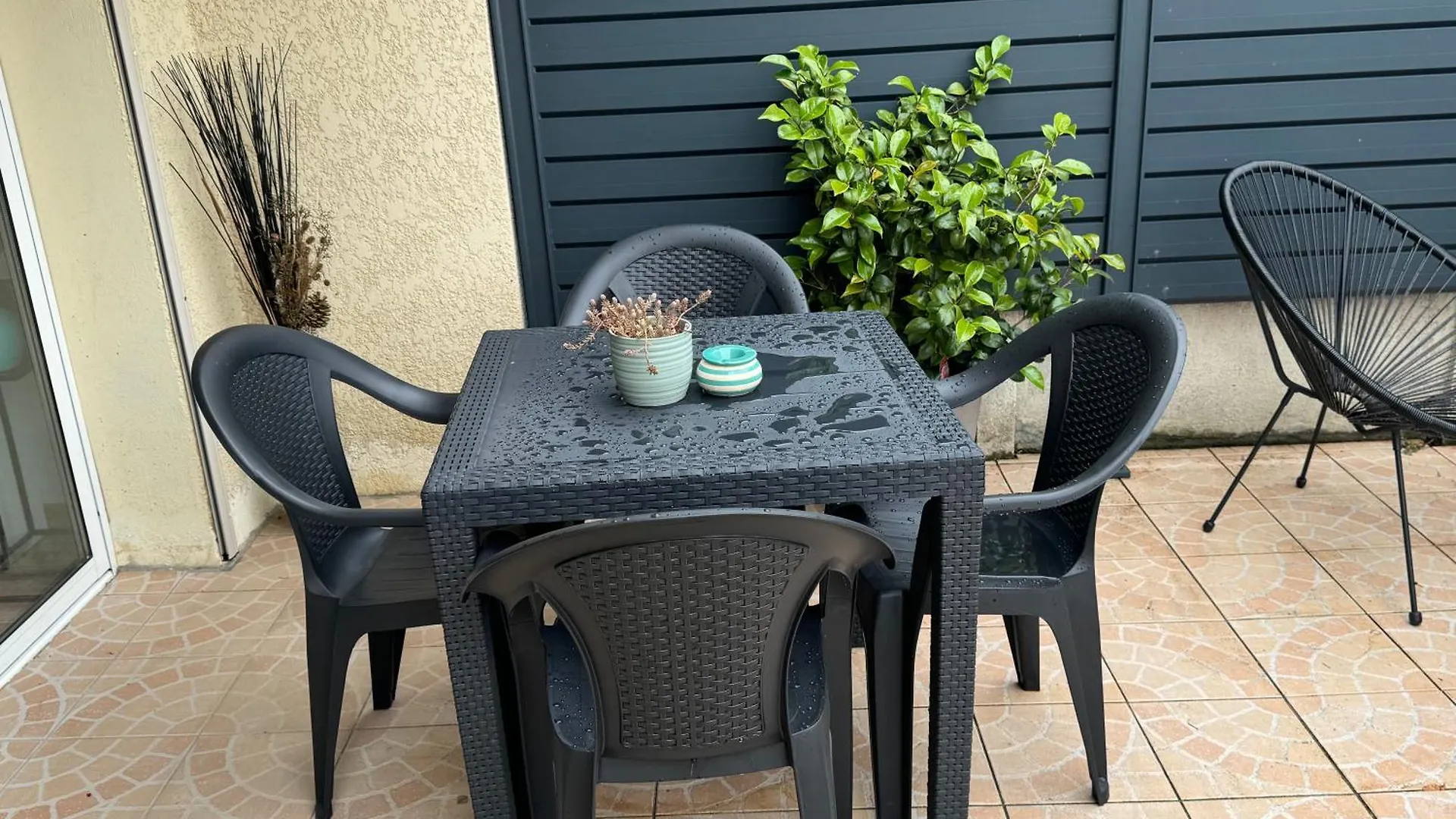 Au Calme Dans Maison En Rez De Jardin A 2,2 Kms Du Groupama Stadium Et Salle Ldlc Arena Meyzieu Apartment